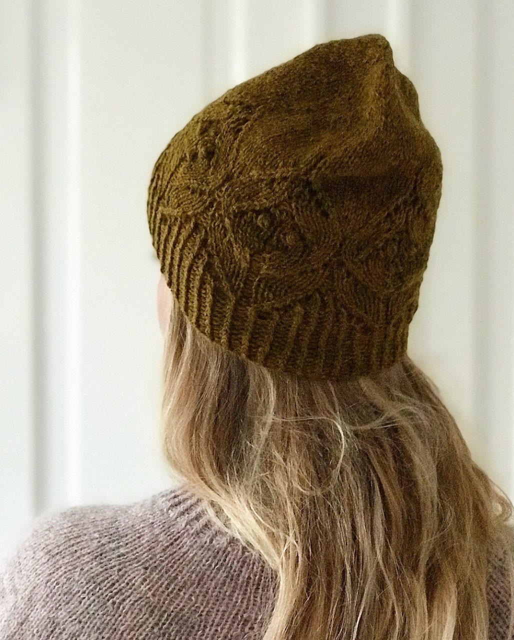 Magnolia hat by Camilla Vad