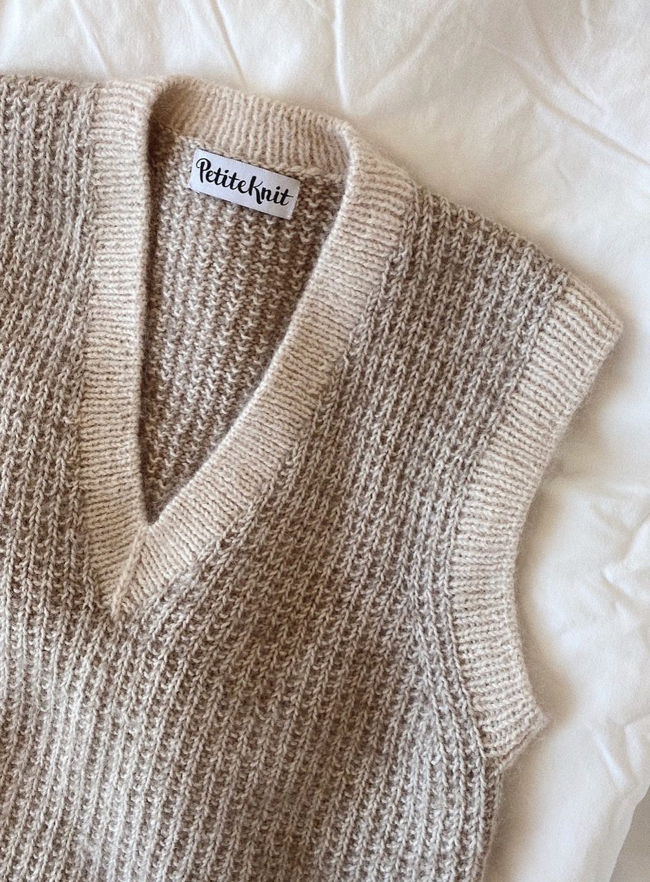 Friday Slipover V-neck by PetiteKnit